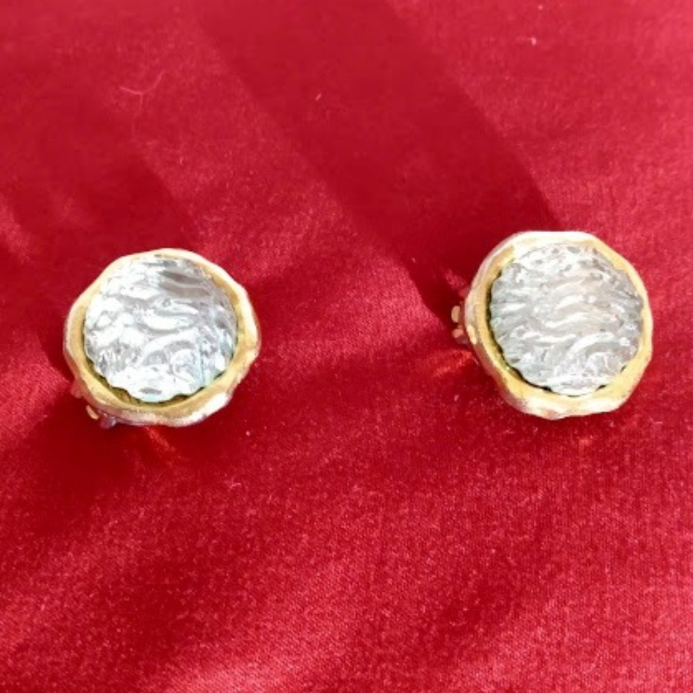 Dubin: Gold Tone Clip Back Glass Earring